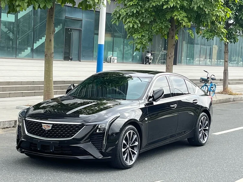 Cadillac CT5 — фото 1