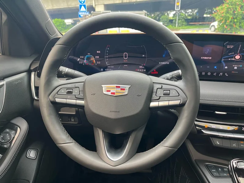 Cadillac CT5 — фото 15