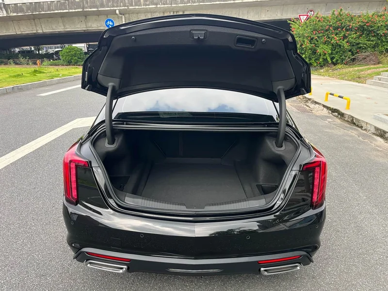 Cadillac CT5 — фото 21