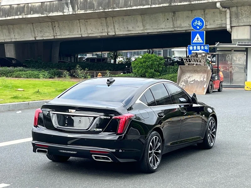Cadillac CT5 — фото 5