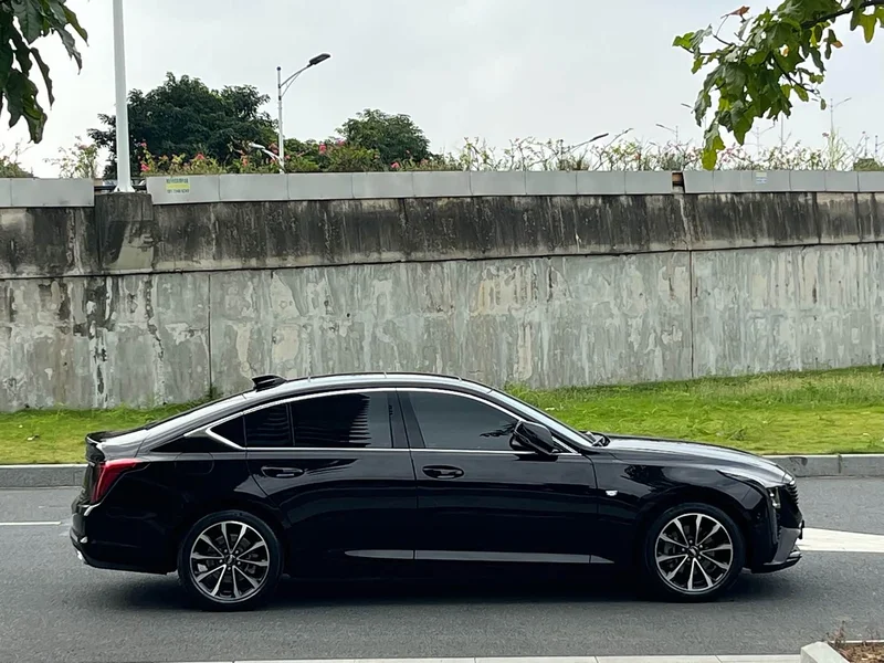 Cadillac CT5 — фото 8