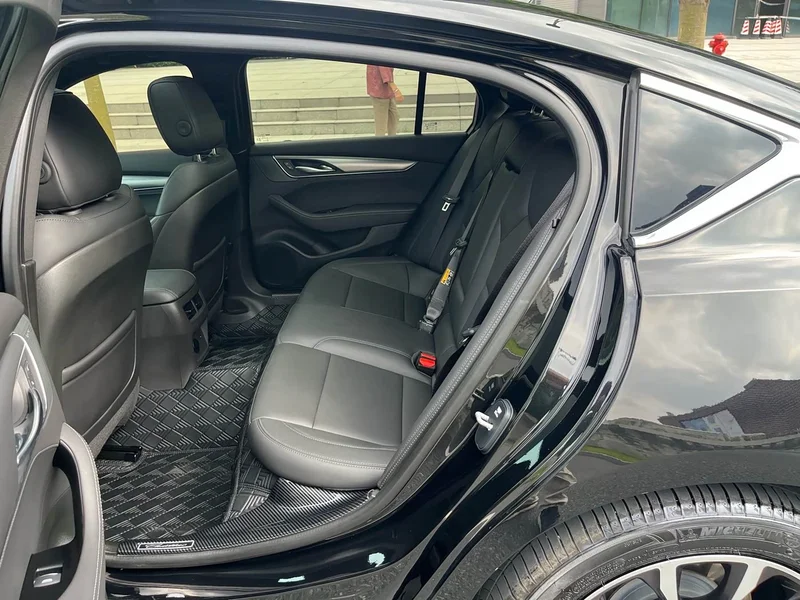 Cadillac CT5 — фото 10