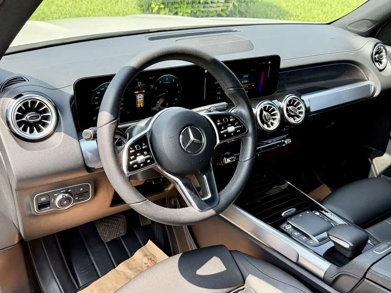 Mercedes-Benz GLB — фото 13