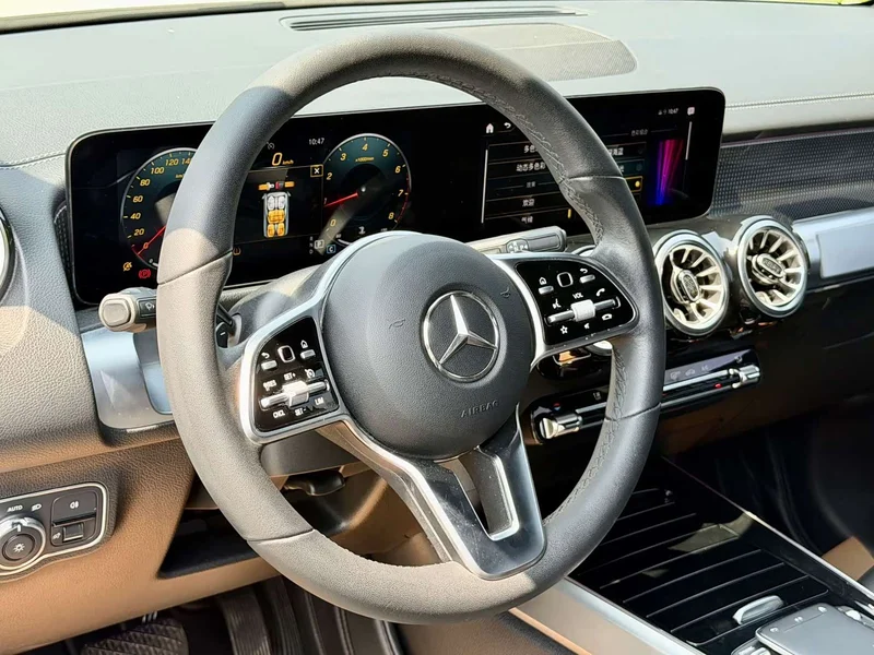 Mercedes-Benz GLB — фото 14