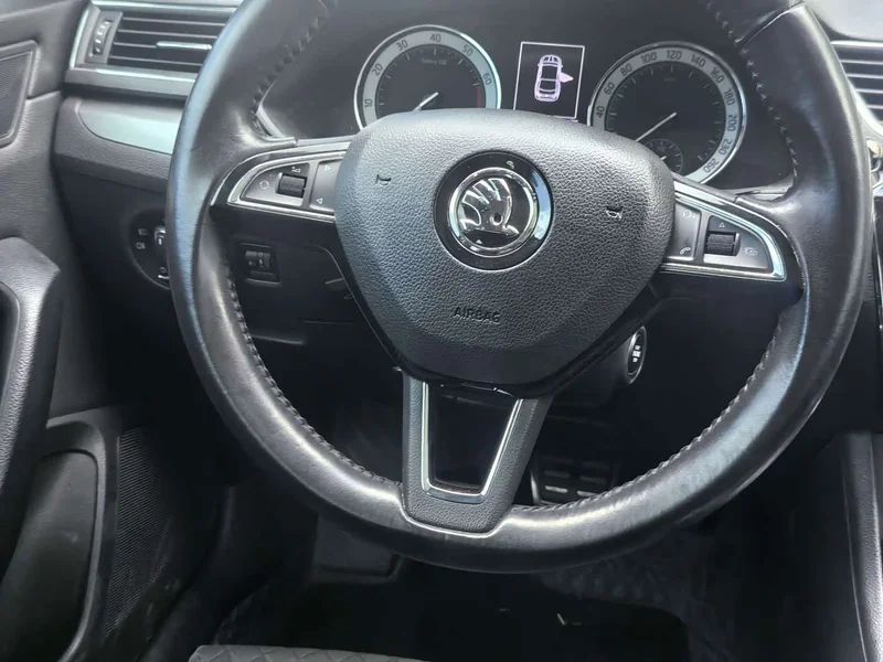 Skoda Superb — фото 15