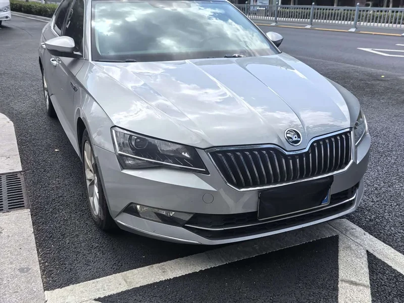 Skoda Superb — фото 2