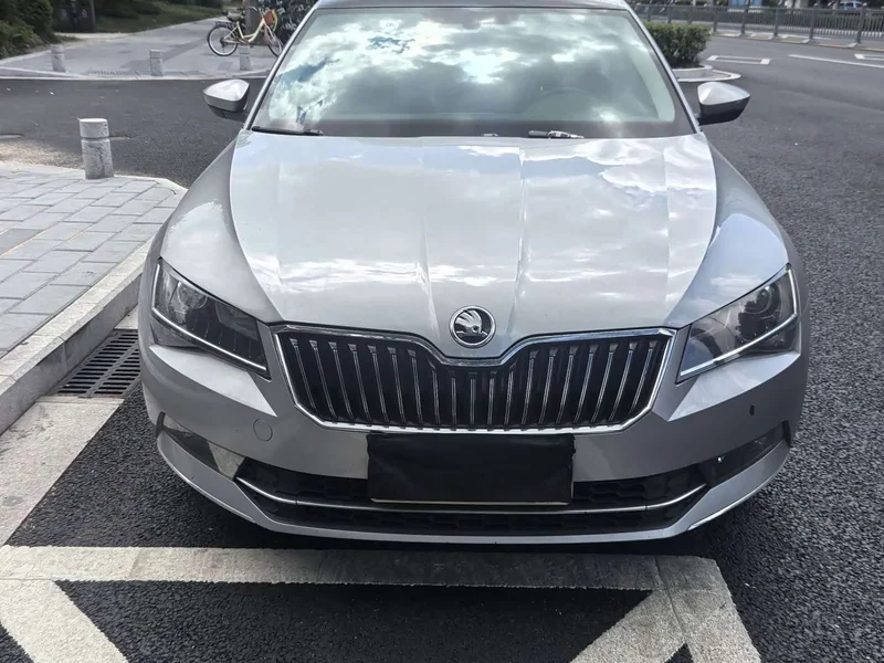 Skoda Superb — фото 3