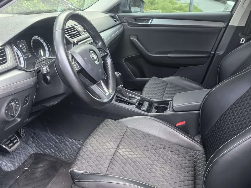 Skoda Superb — фото 7