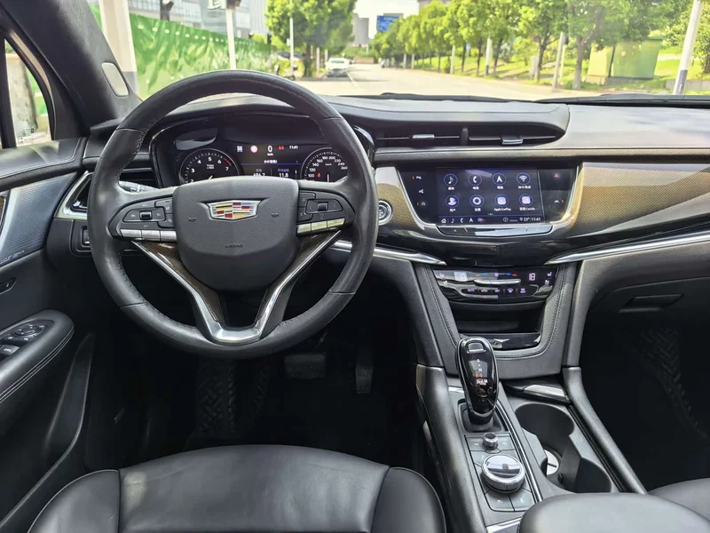 Cadillac XT6 — фото 10