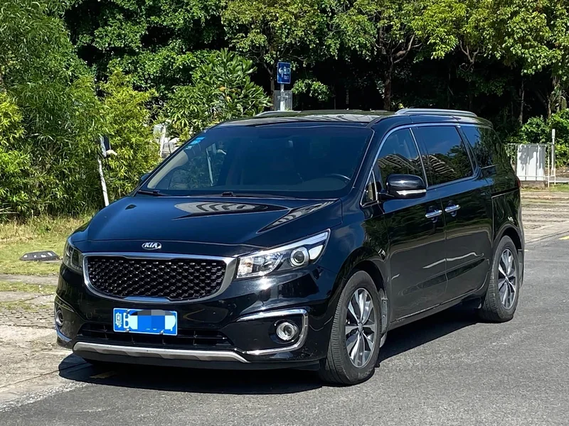 Kia Carnival — фото 1