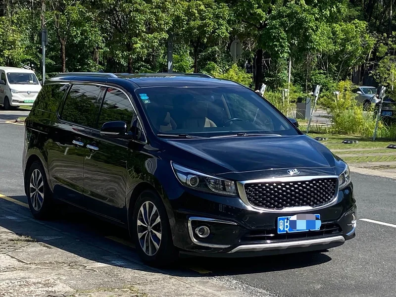 Kia Carnival — фото 2