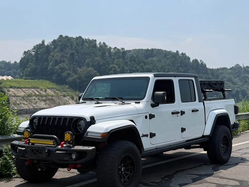 Jeep Gladiator — фото 1