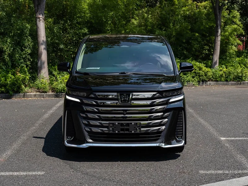 Toyota Vellfire — фото 2