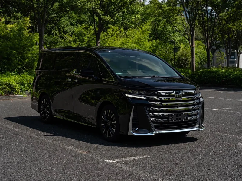 Toyota Vellfire — фото 3