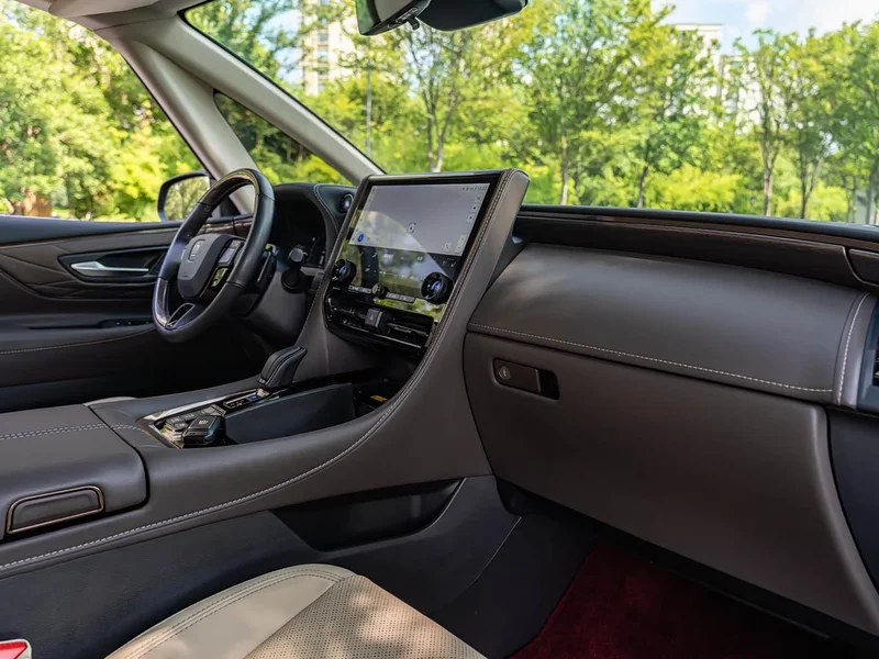 Toyota Vellfire — фото 6