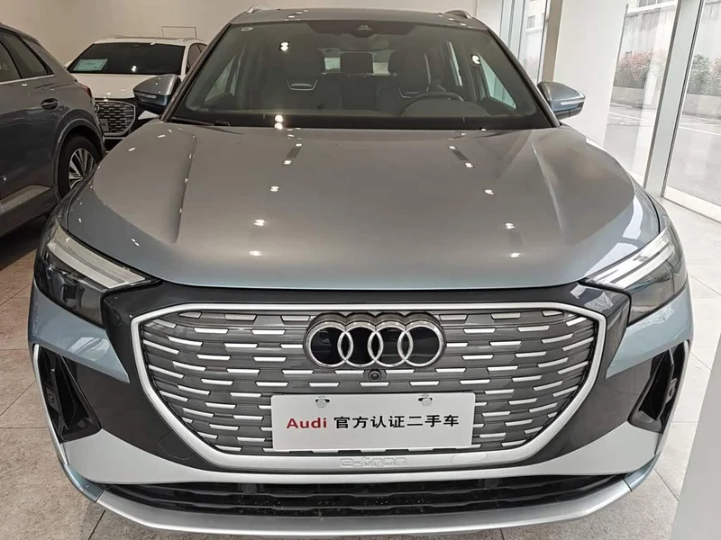 Audi Q4 e-tron — фото 2