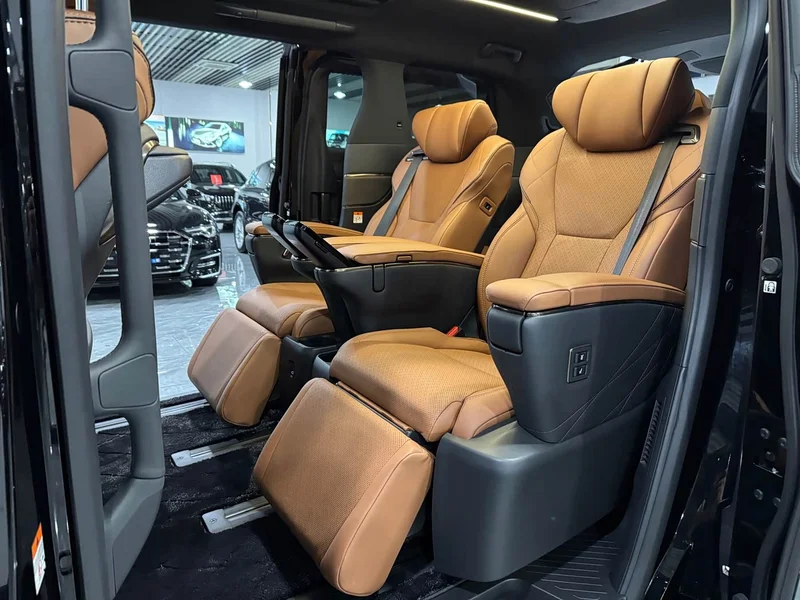 Toyota Vellfire — фото 5