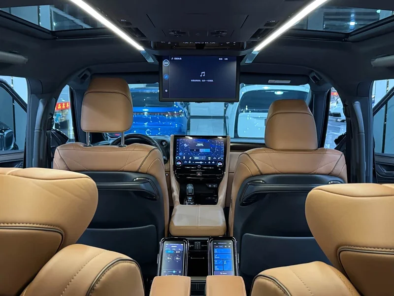 Toyota Vellfire — фото 6