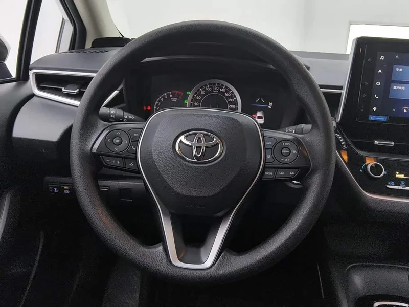 Toyota Corolla — фото 15