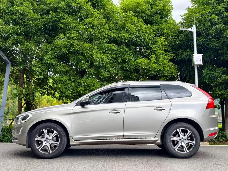 Volvo XC60 (Imported) — фото 8