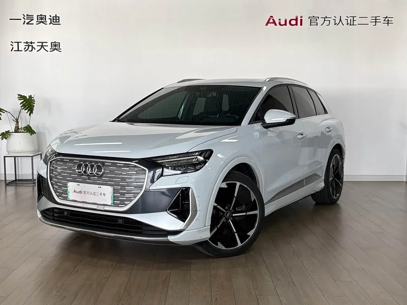 Audi Q4 e-tron — фото 1