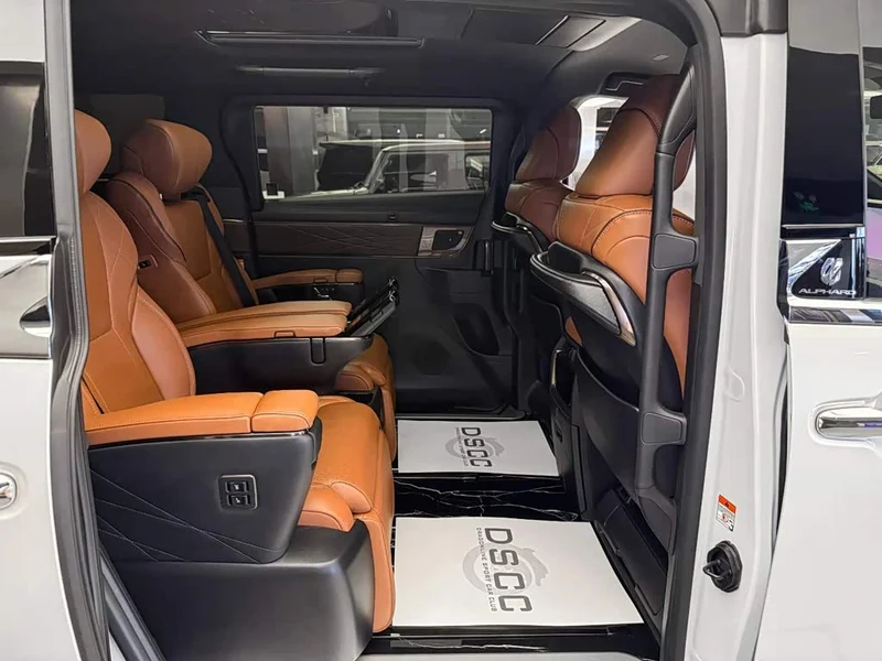 Toyota Alphard — фото 13