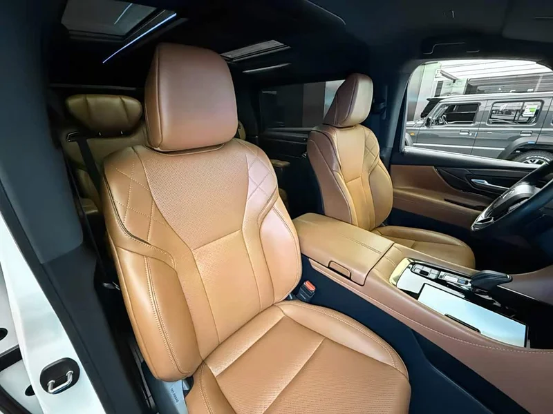 Toyota Alphard — фото 14