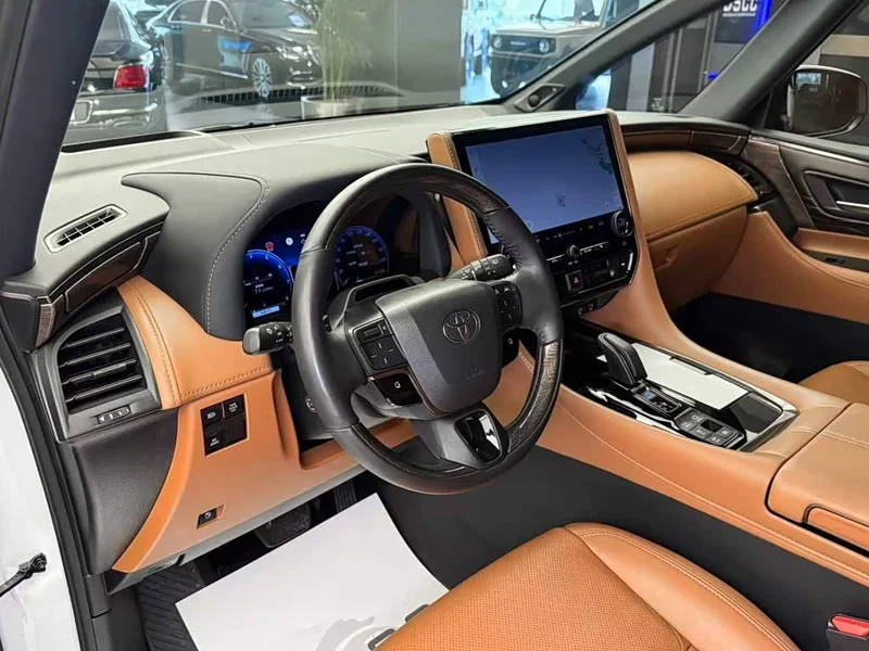 Toyota Alphard — фото 7