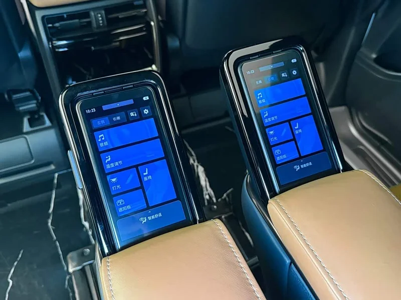 Toyota Alphard — фото 8
