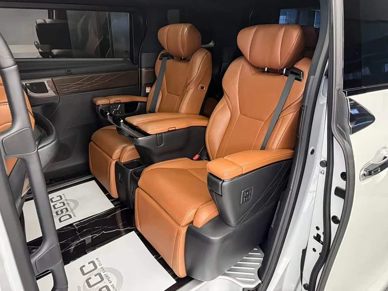 Toyota Alphard — фото 10