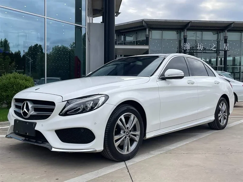 Mercedes-Benz C-Class — фото 1