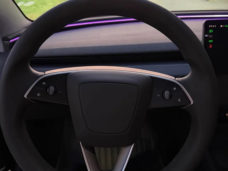 Tesla Model 3 — фото 11