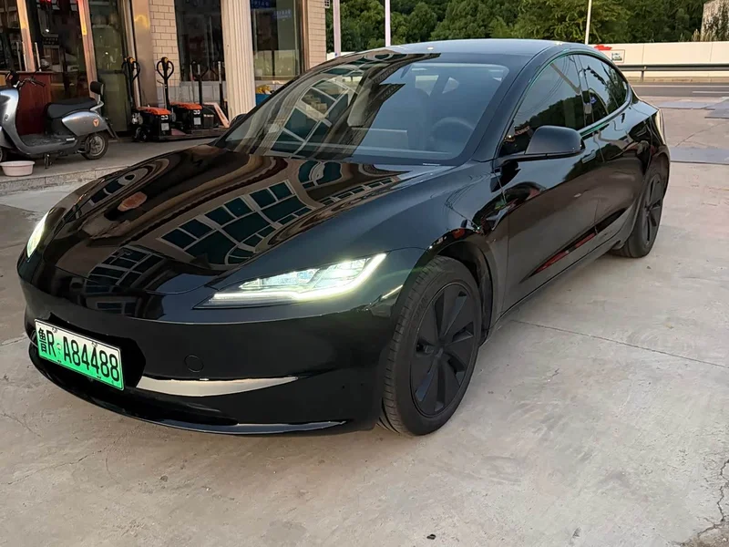 Tesla Model 3 — фото 3