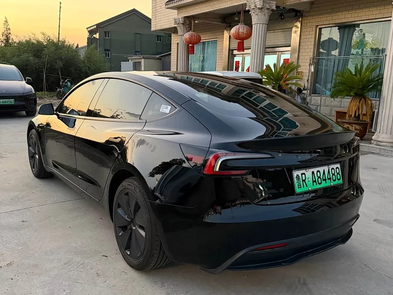 Tesla Model 3 — фото 6
