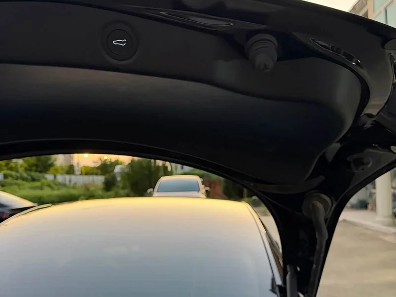 Tesla Model 3 — фото 10
