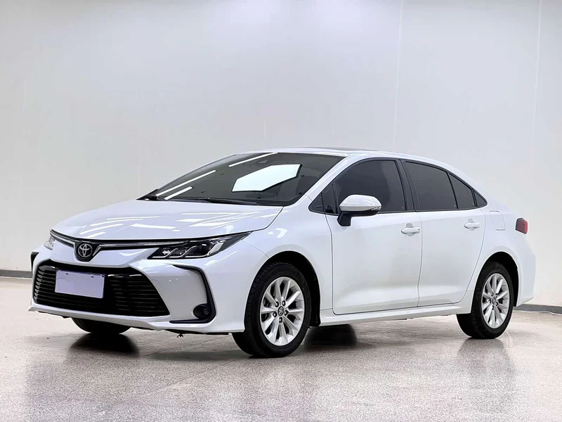 Toyota Corolla — фото 1