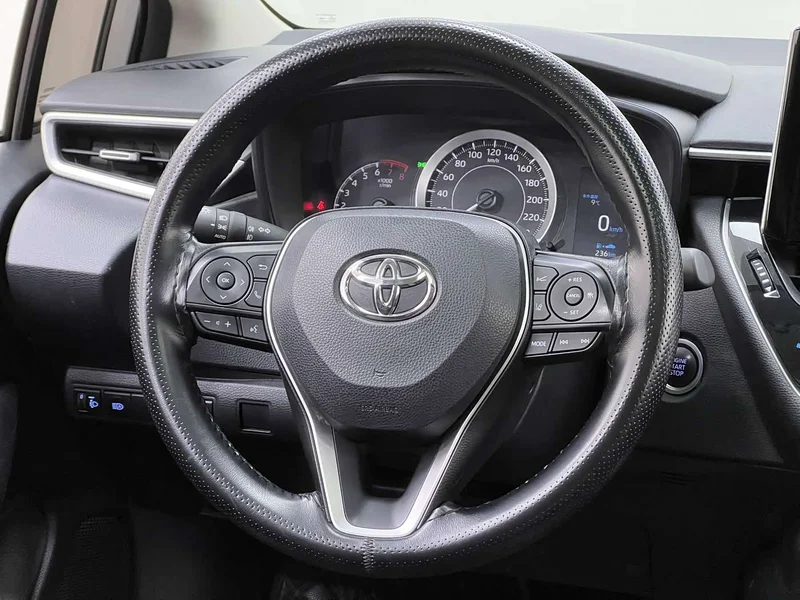 Toyota Corolla — фото 13
