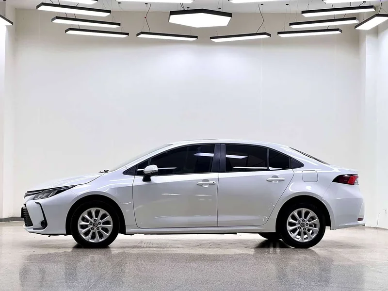 Toyota Corolla — фото 3