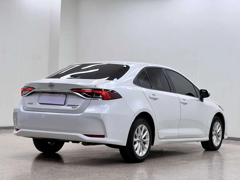Toyota Corolla — фото 6