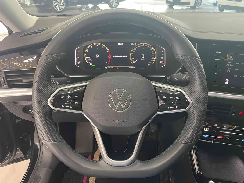 Volkswagen Passat — фото 6