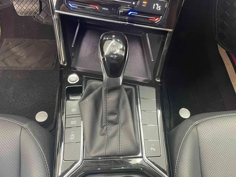 Volkswagen Passat — фото 8