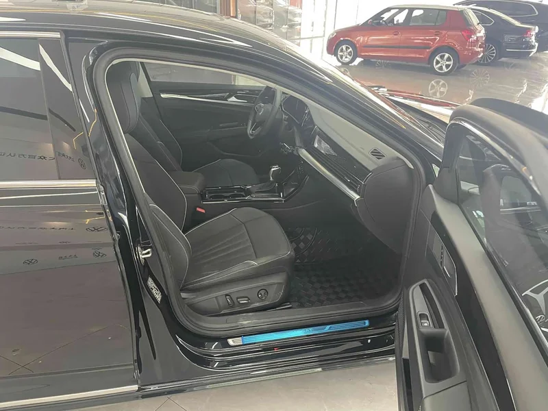 Volkswagen Passat — фото 10