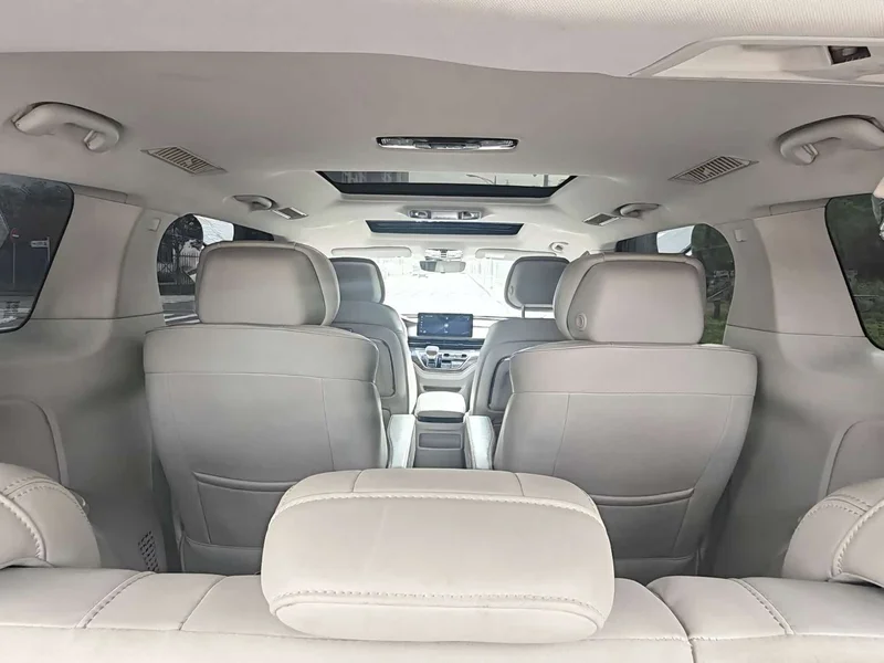 Roewe iMAX8 New Energy — фото 13