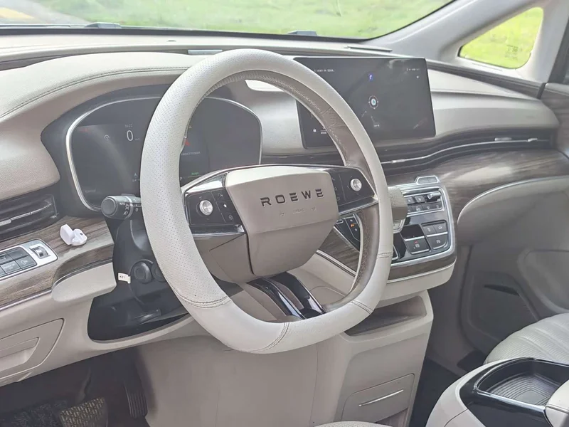 Roewe iMAX8 New Energy — фото 7
