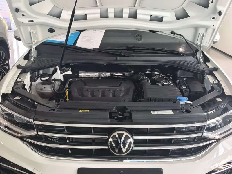 Volkswagen Tiguan L — фото 14