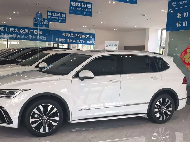 Volkswagen Tiguan L — фото 3