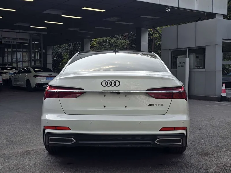 Audi A6L — фото 6