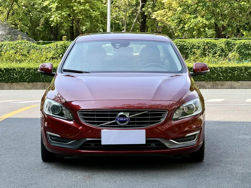 Volvo S60 — фото 2