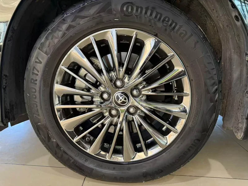 Toyota Alphard — фото 17