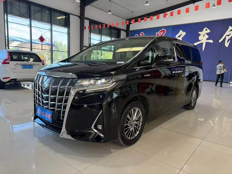 Toyota Alphard — фото 3